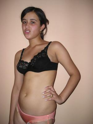 Amina, petite beurette