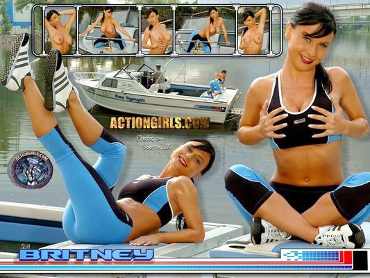 Britney - Paseo en barco