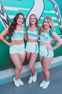 Jubeln Sie den Saskatchewan Roughriders zu