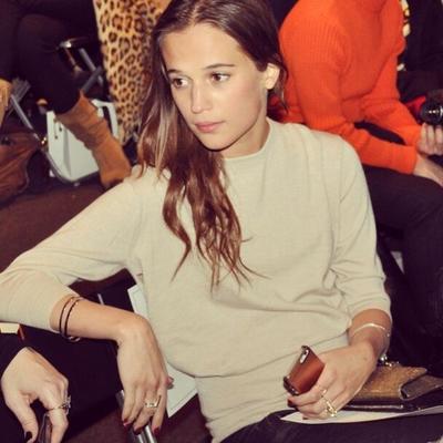 Obsessão de Alicia Vikander