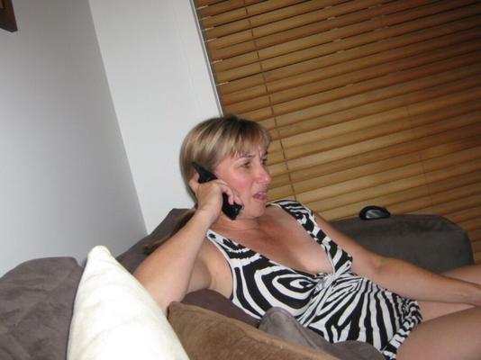 Aussie Webwhore Leanne - On the phone