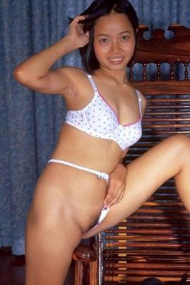 Pinay Cutie posando para la cámara