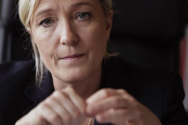 Amo a la diosa conservadora Marine Le Pen