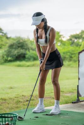 TITA S - Posando con su falda de golf