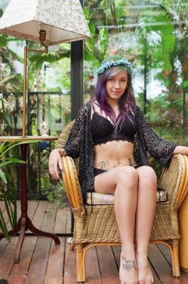 Suicide Girls - Wingsweak - Fleur de printemps