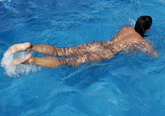 A la piscine en vacances