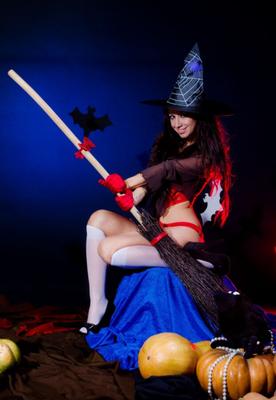 Kleo - Sexy Witch