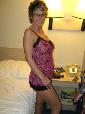 Amateur Mature - Cheveux Courts