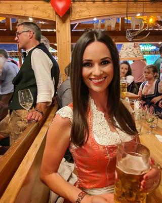 Prost - Garotas que bebem cerveja