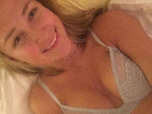 Adorable Blonde Selfie Girl Hot Homemade Nudes