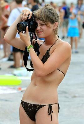 PHOTOGRAPHER