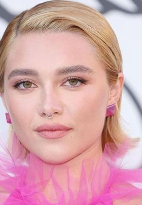 Florence Pugh see through top