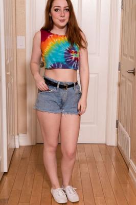 Amber Addis – Bubble Ass Redhead – Sexy Jeansshorts