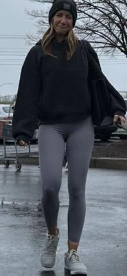 Observations Costco - Camel Toe dans un bonnet tricoté