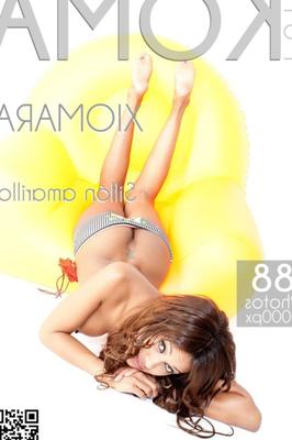 FotoKoma_--_Xiomara_-_Sillon_Amarillo