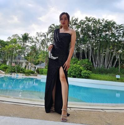 FILIPINA PINAY NOUVEAU PROF. DU COLLÈGE