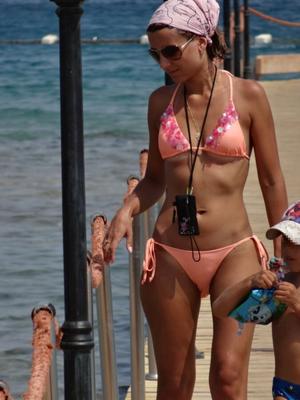 öffentlicher Voyeur, offener Strand, Schönheit, heißer Mama-Bikini