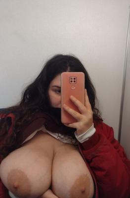 Une fille et son téléphone 2