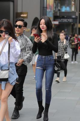 Asiatische Candids 123: Glatte Jeans