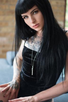 Suicide Girls - Penny - Lanceuse d'alerte