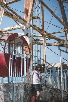 ferris wheel schoolgirl