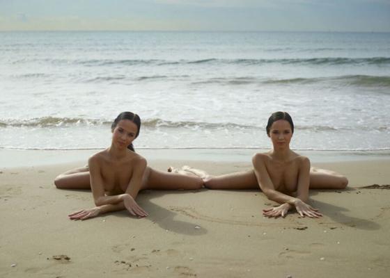 twins Julietta & Magdalena - Beach Ballet