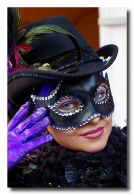 Madame, zauberhaft e dominante (ladylike mit Maske, femdom)