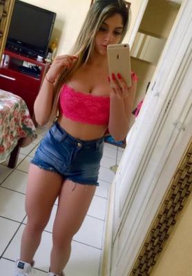 BIANCA RUIZ Adolescente puta tetas tetas SELFIE QUEEN