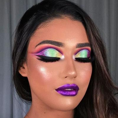 Makeup is so sexy! Lots of NikkiTutorials.