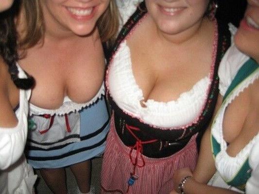 Oktoberfest-Mädels