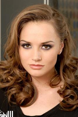 Tori Black attend son patron