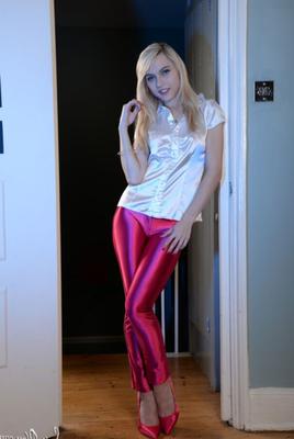 Satinplay Chloe: pink jeans.