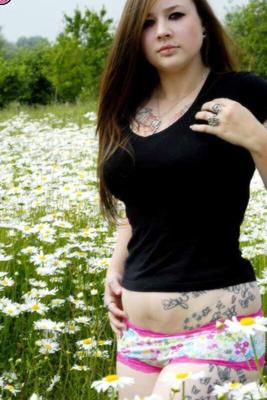 Suicide Girls - Zoe - Daisies