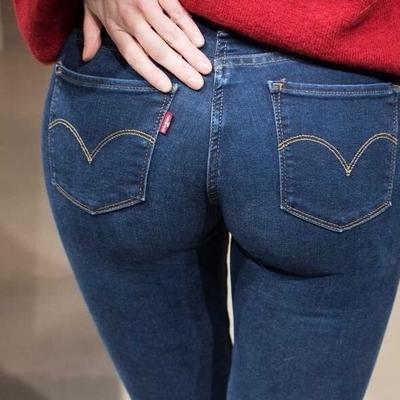 Fetish: Hot sexy jeans asses....