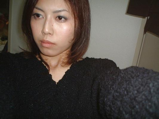 Akko, petite amie amateur japonaise - se déshabille dans la chambre