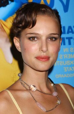 Natalie Portman cute yellow dress