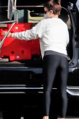 Leggings/pantalons de yoga Kate Mara (jolis fesses)