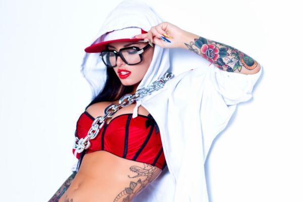 Christy Mack houe hip hop