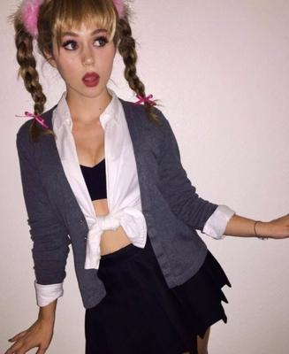 Brec Bassinger: Feeling Kinda Ooh La La! 