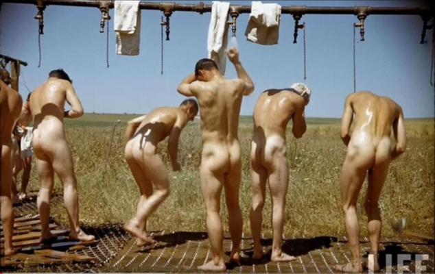 Amigos desnudos juntos (vintage)