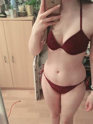 Amateur Teen | Bikini Selfies