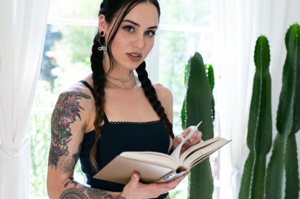 Suicide Girls - Brea - A Mood Apart