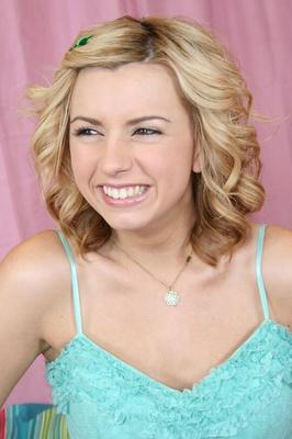 Lexi Belle adolescente se desnuda