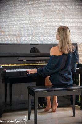 GinaGerson Gina Gerson   Piano Lover   66x   2048px   (22 Aug, 2