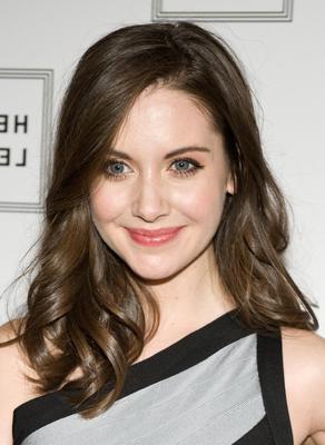 Alison Brie grey dress gorgeous 