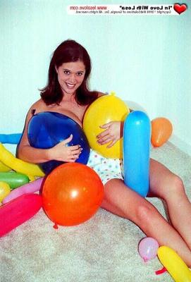 Girls and Balloons 